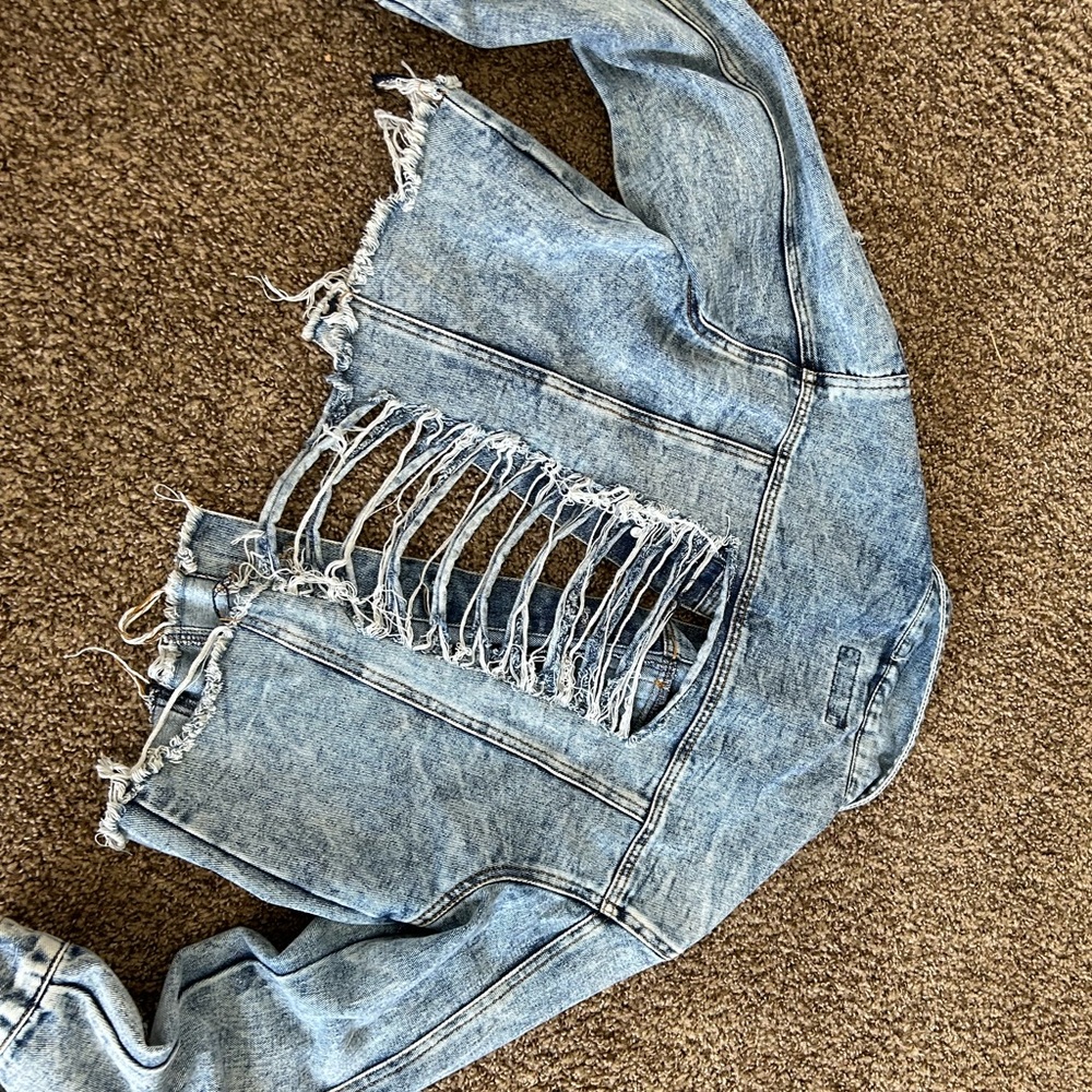 Crop distressed jean jacket